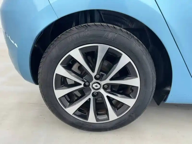 Renault Clio e-tech 140 - 21n — photo 31
