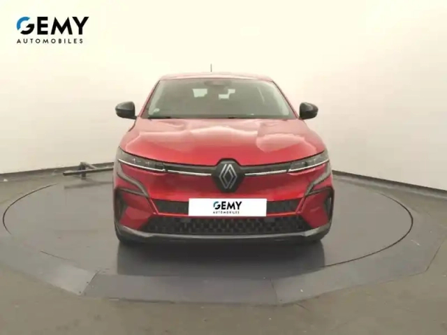 Renault Megane e-tech ev60 220 ch super charge — photo 2