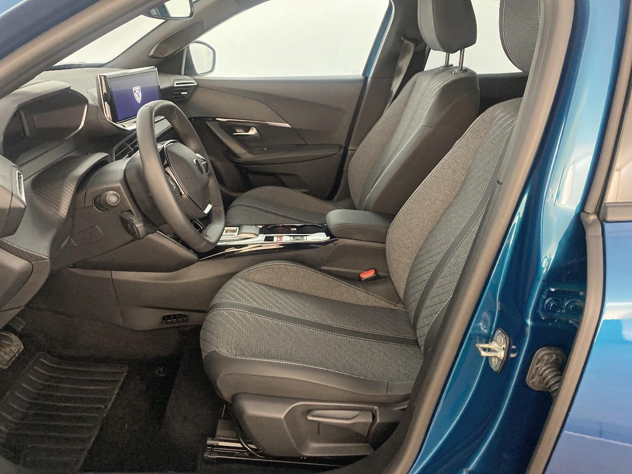 Peugeot 2008 hybrid 145 ch e-dcs6 allure — photo 9