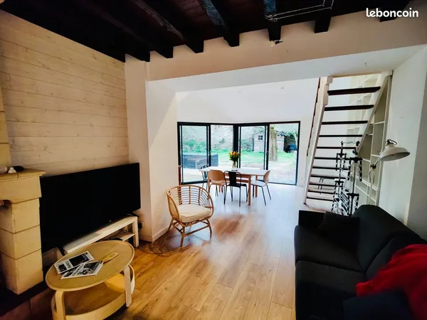 Maison de caractère rénovée centre bourg avec jardin
