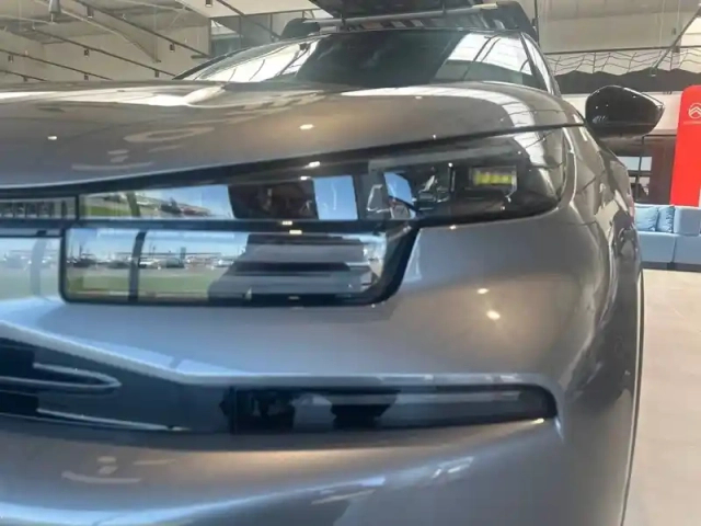 Citroën C4 hybride 145 ch e-dcs6 — photo 16