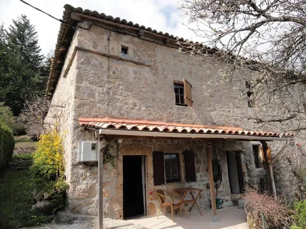 Maison 6 pièces 195 m²