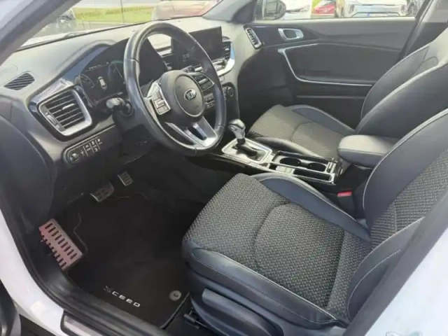 Kia Xceed 1.6 gdi 105ch + plug-in 60.5ch design dct6 my22 — photo 9