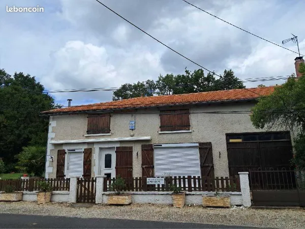 Maison familiale spacieuse avec grand terrain