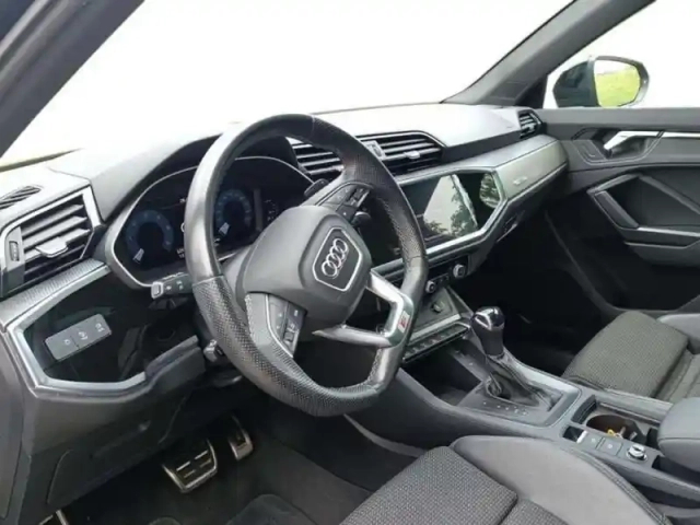 Audi Q3 35 tdi 150 ch s tronic 7 s line — photo 9