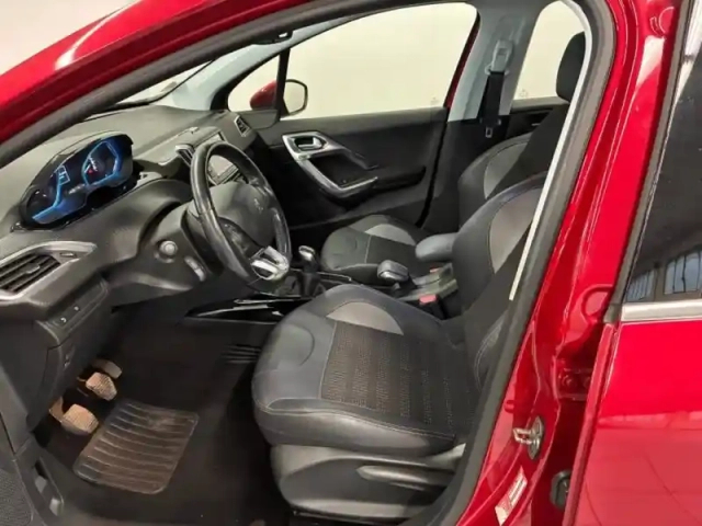 Peugeot 2008 1.2 puretech 110ch allure s&amp;s — photo 5