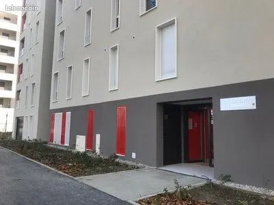 Garage/box 15 m² Villeurbanne