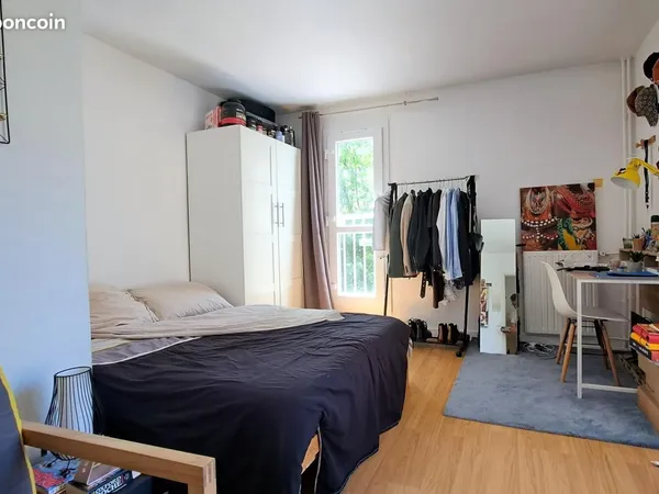 Chambre 5 pièces 87 m²