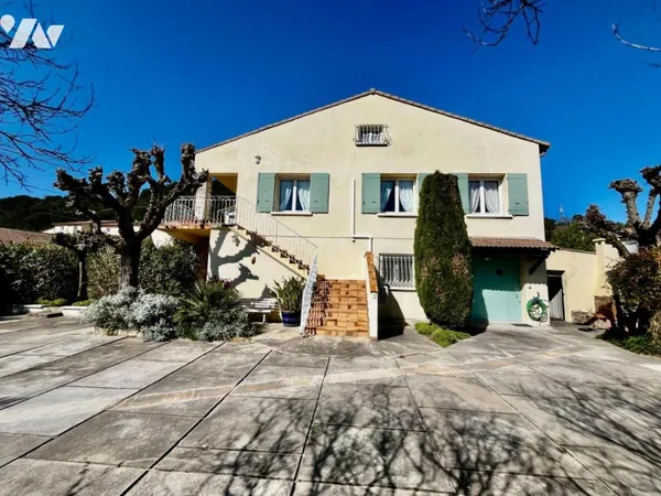 Maison 9 pièces 195 m²
