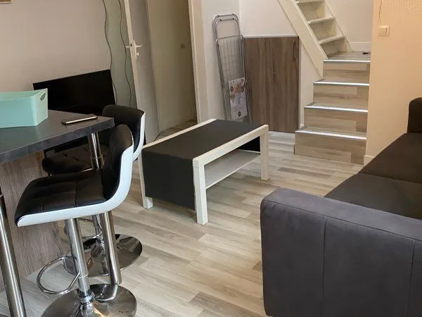 Studio en duplex Faubourg st Jean avec internet