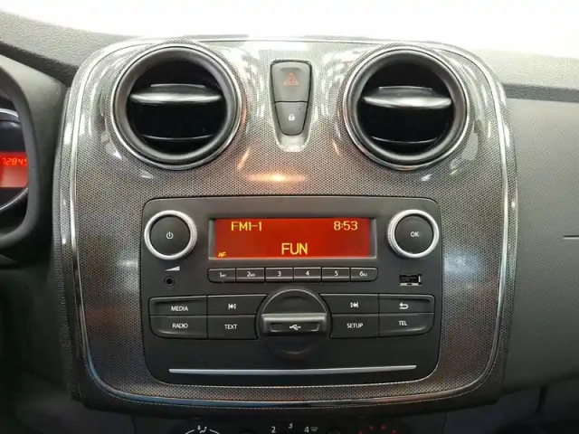 Dacia Sandero sce 75 — photo 18