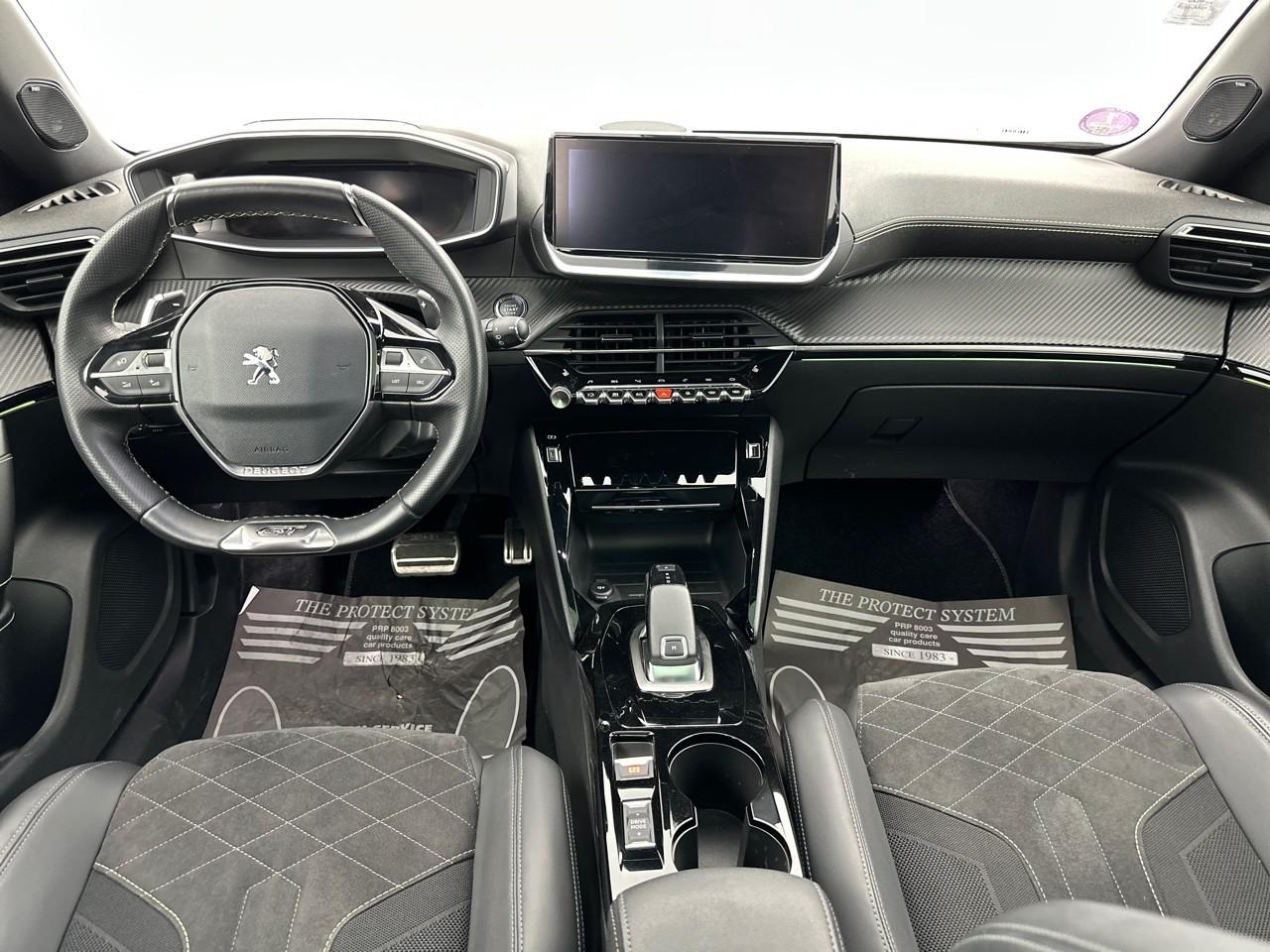 Peugeot 2008 puretech 155 s&s eat8 gt — photo 11