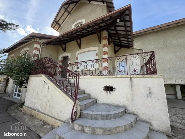 Maison de ville 6 pièces 230 m²
