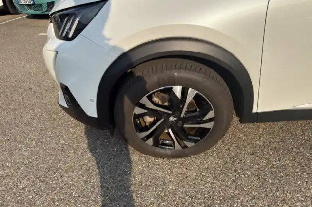 Peugeot 2008 electrique 136 ch — photo 15