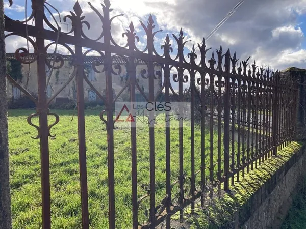 Propriété de carractère de 190 m2 et grandes dépendances à r