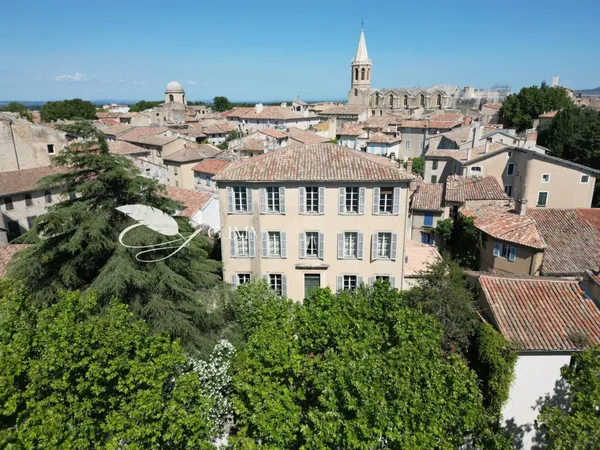 En exclusivité un hôtel particulier d'exception au coeur du patrimoine de Carpentras