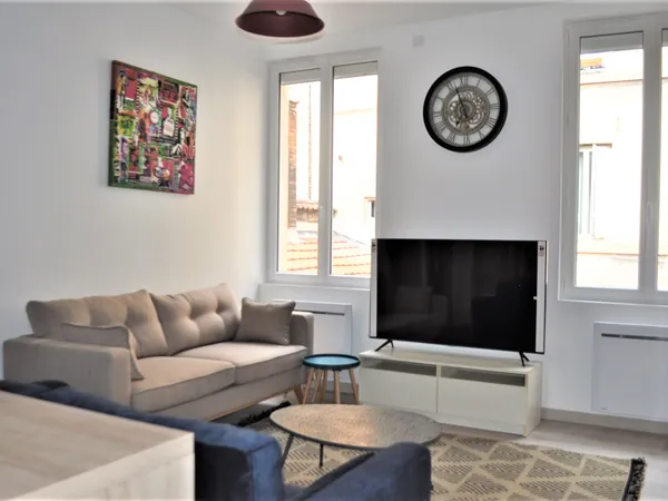 Loue chambre meublée dans appartement de 100m² en colocation - Saint-Étienne centre ville