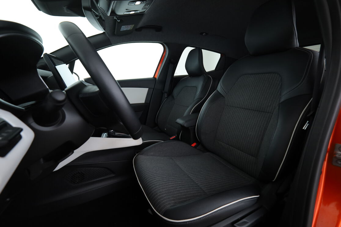 Renault Clio 1.6 E-Tech Hybride Techno — photo 9