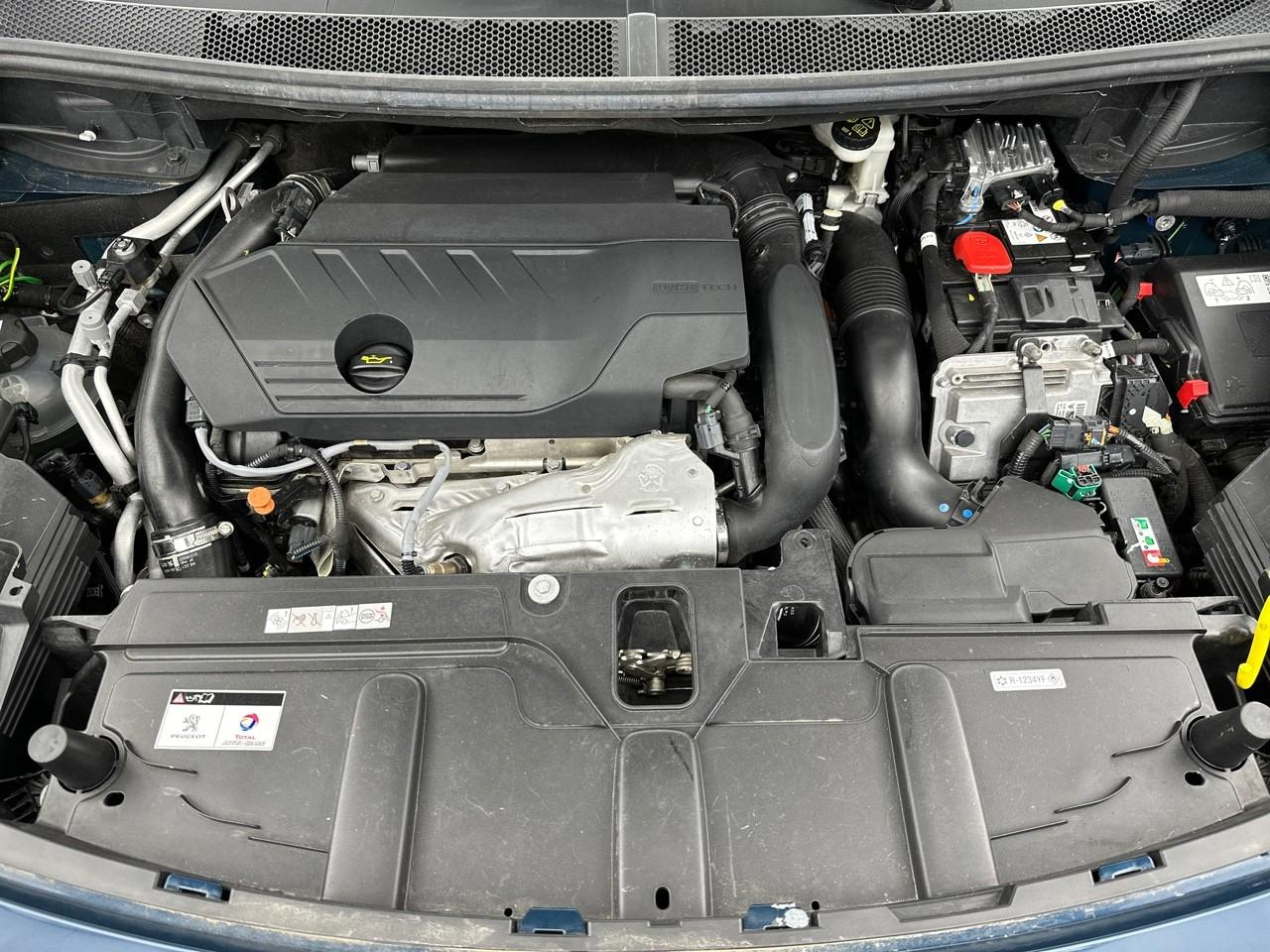 Peugeot 3008 hybrid 225 e-eat8 gt pack — photo 13