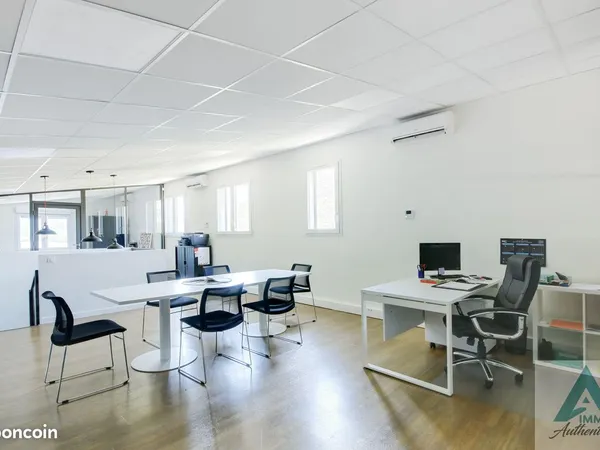 Local 115 m² Roquevaire