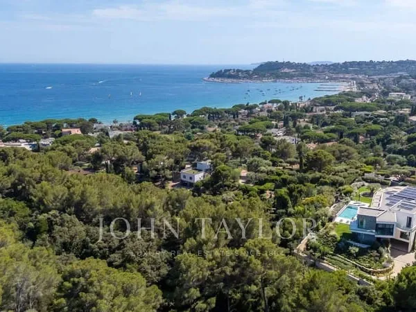 Maison 11 pièces 412 m²