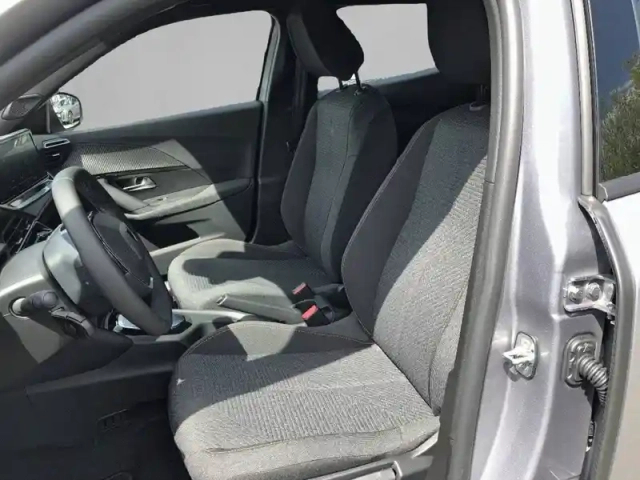 Peugeot 2008 hybrid 110 e-dcs6 — photo 11