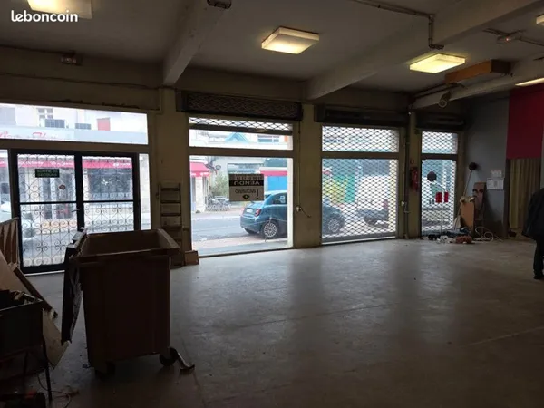 Local commercial 350 m² NEVERS