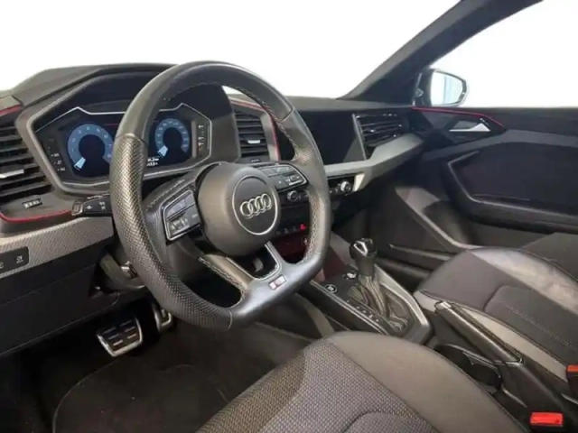 Audi A1 30 tfsi 116 ch s tronic 7 s line — photo 9