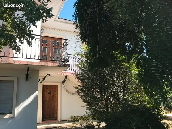 Villa 174 m2 quartier calme, jardin