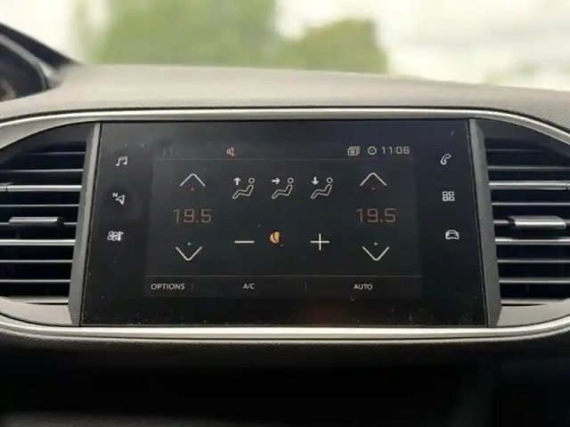 Peugeot 308 sw 1.2 puretech 130ch e6.c s&amp;s allure eat8 — photo 12