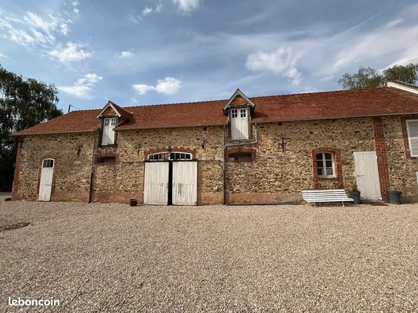 Box de stockage 15 m² sécurisé - Gastins (77)