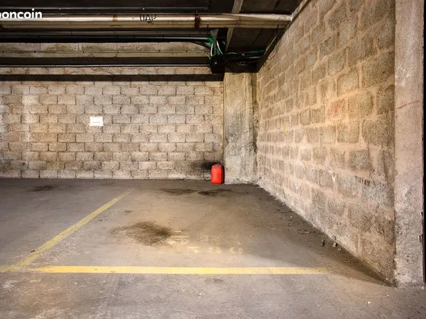 Place de parking porte de france