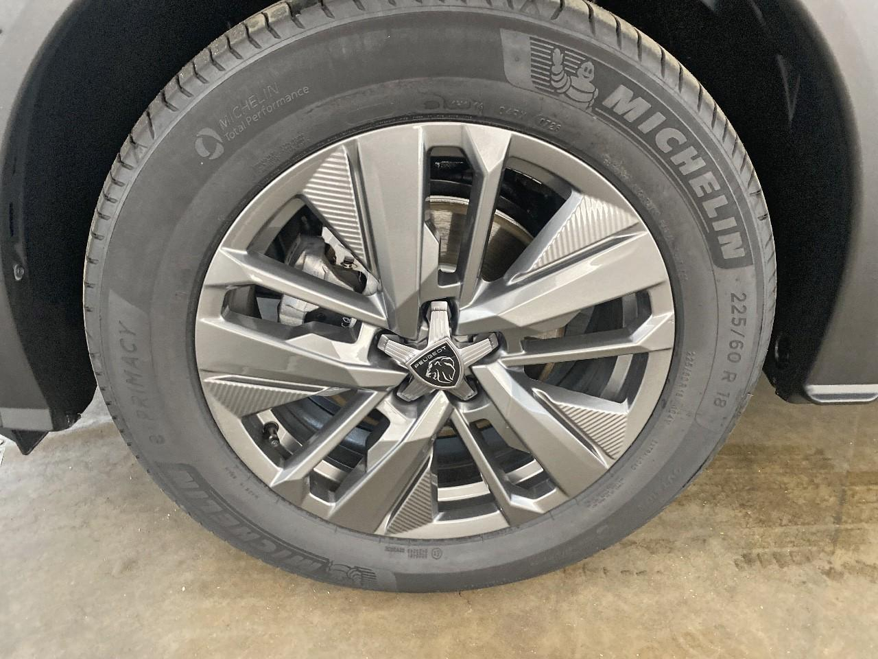 Peugeot 3008 hybrid 145 e-dcs6 allure — photo 11