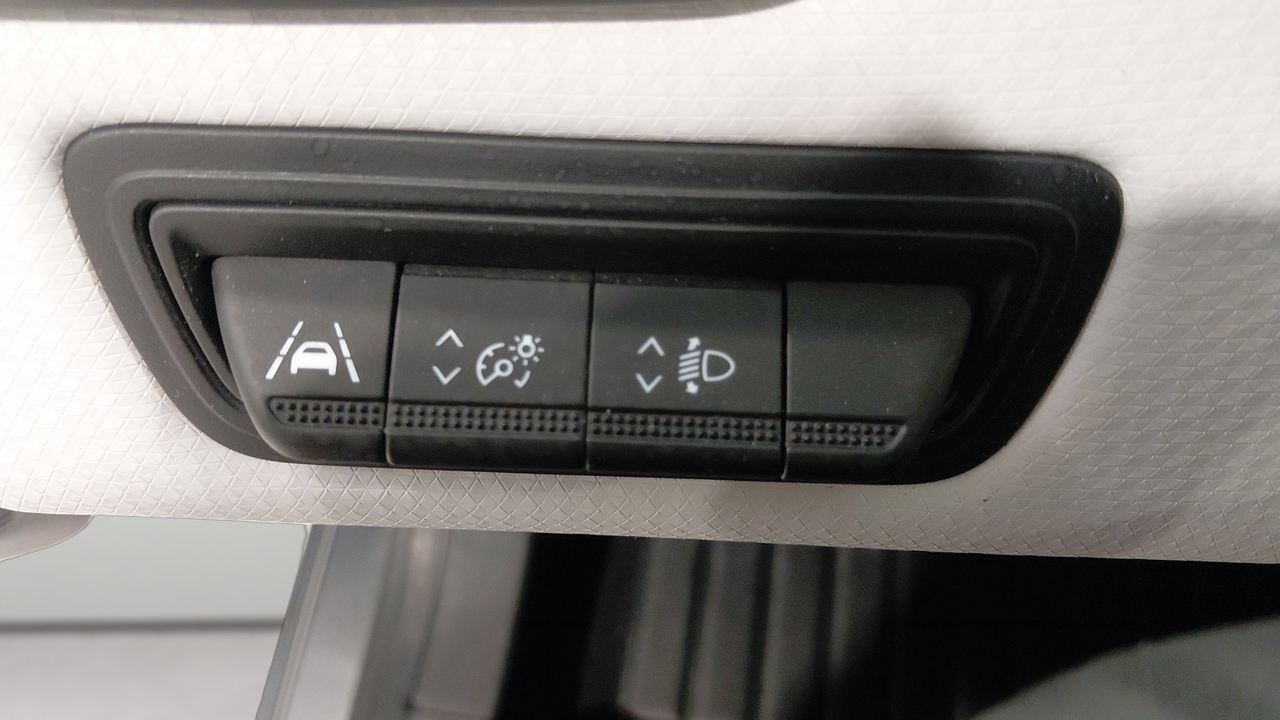 Renault Clio TCe 90 — photo 21