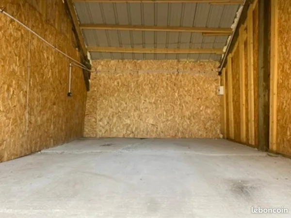 Stockage Location Corps-Nuds 25m² 140€