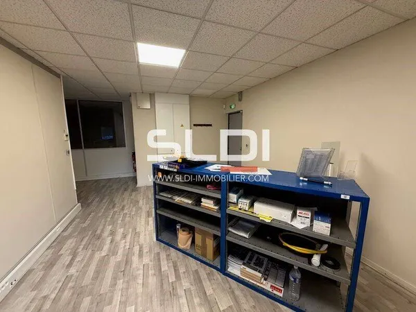 Bureaux 582 m²