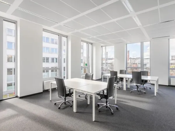 Bureau privé pour 15 personnes  Regus Orly Orlytech Paris-Orly