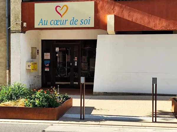 Spacieux local à usage professionnel de 59,30 m2 avec cour privative