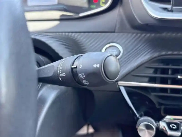 Peugeot 208 electrique 50 kwh 136ch — photo 22