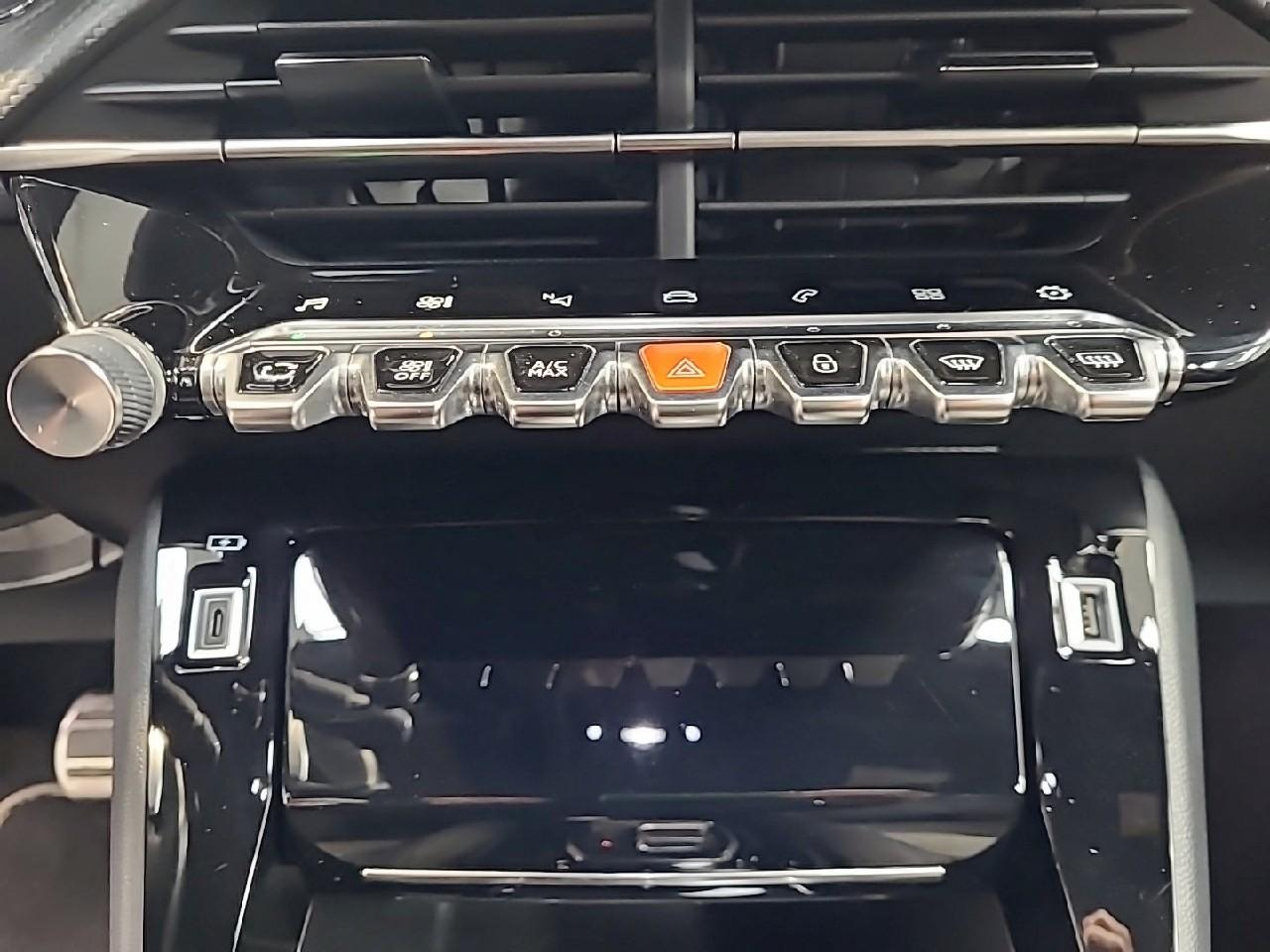 Peugeot 2008 puretech 130 s&s eat8 gt — photo 19