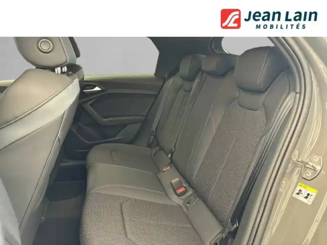 Audi A1 sportback 35 tfsi 150 ch s tronic 7 — photo 17