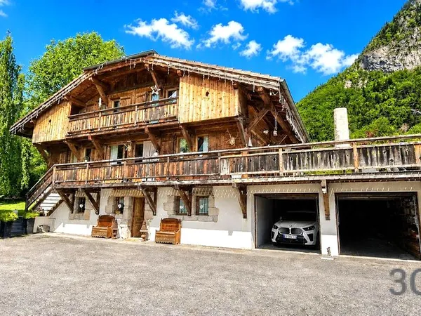 Chalet de standing | Piscine et terrain paysager | Magland