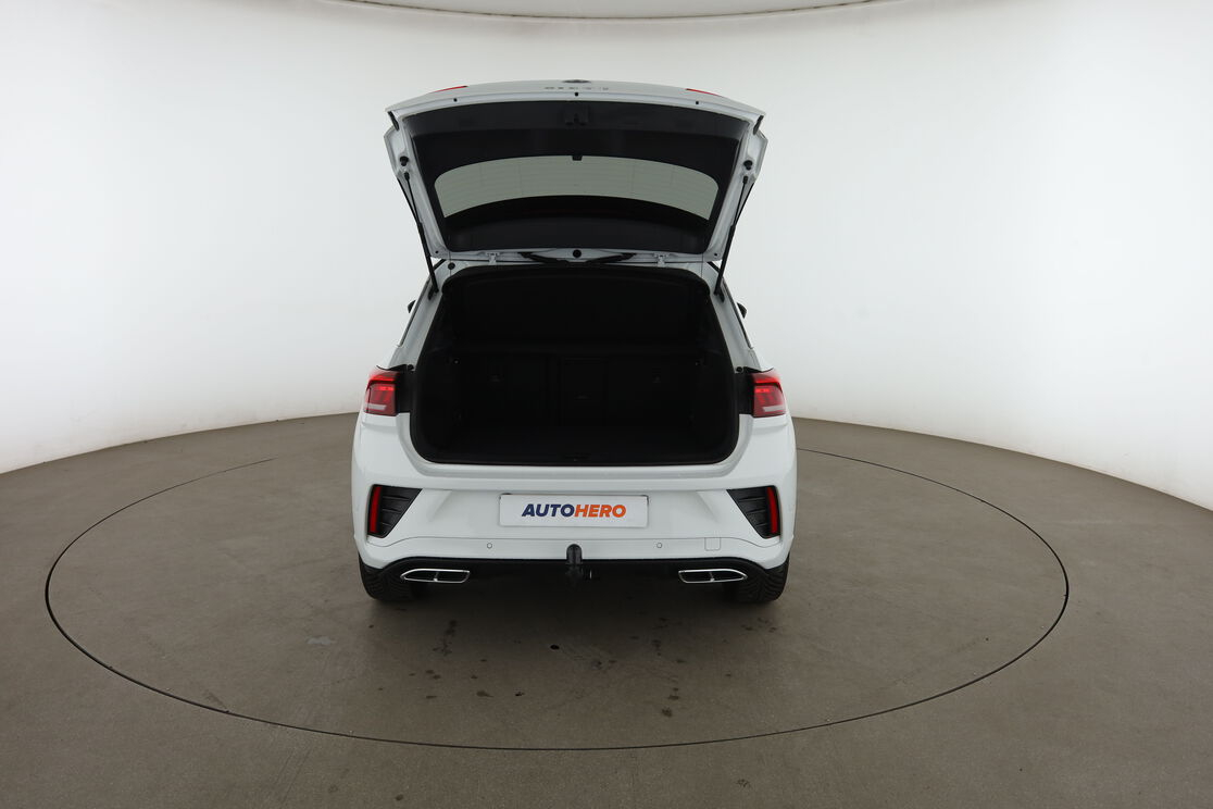 Volkswagen T-Roc 2.0 TDI R-Line DSG7 — photo 15