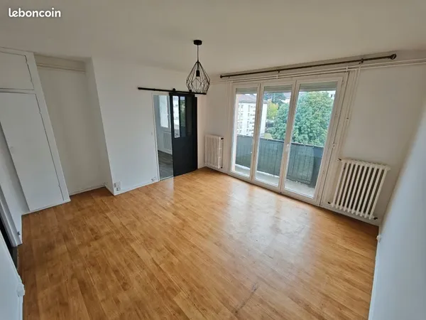 BELFORT - T4 64 m² - 2 CHAMBRES - BALCON - CAVE - VRAI GARAGE PRIVATIF