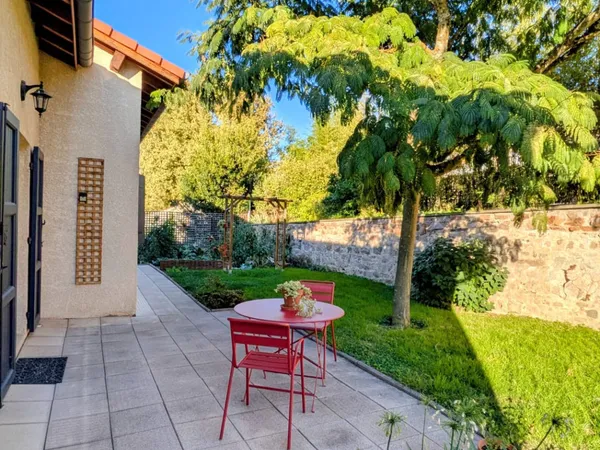 VILLA de 201 M2 offrant 5 CHAMBRES