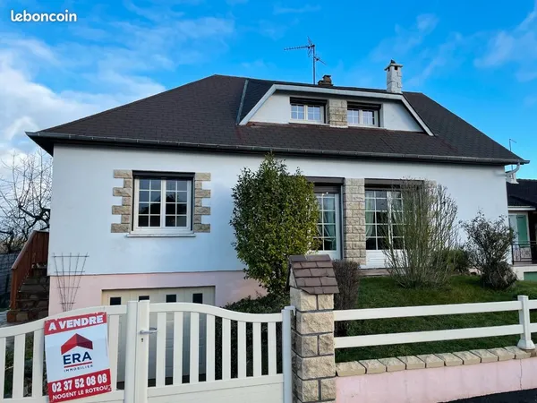 Maison familiale de 146 m² - 4 chambres - Sous-sol intégral - Terrain de 800 m²