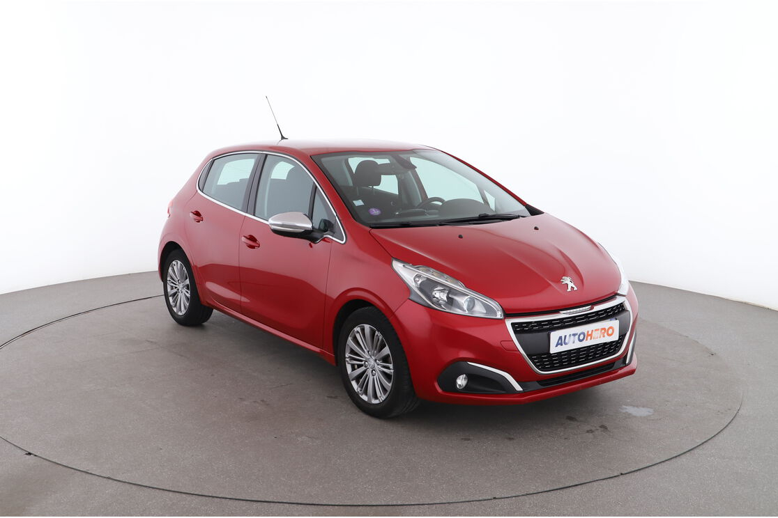 Peugeot 208 1.2 PureTech Allure — photo 7