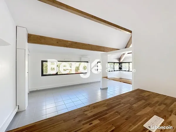 Bureaux 98 m²