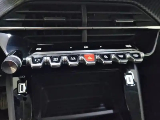 Peugeot 208 puretech 75 s&amp;s bvm5 — photo 25