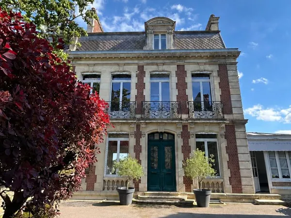Maison 7 pièces 214 m²
